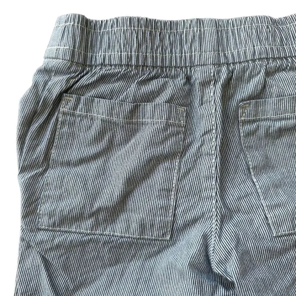 GAP Pull Up Short Blue and White Stripped 3T